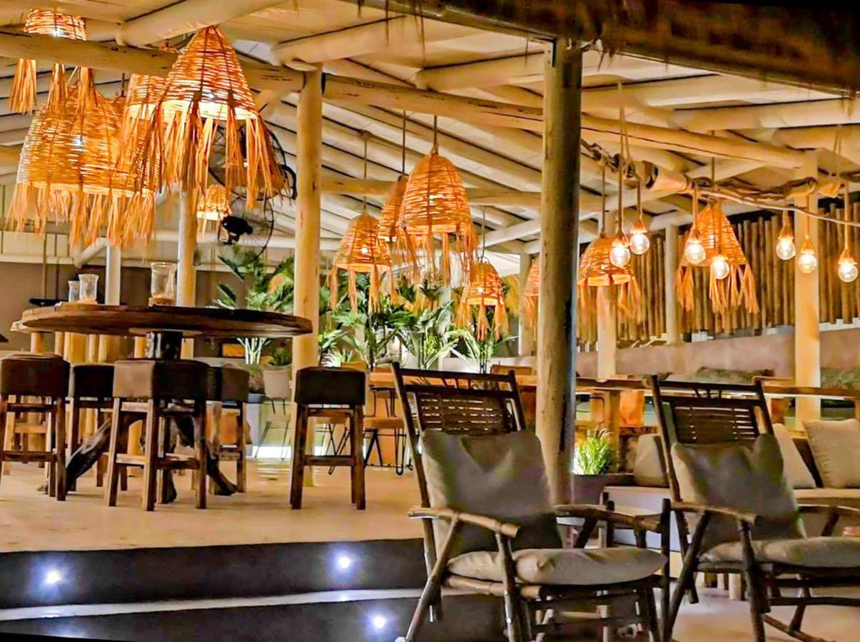 Cubaneros Holiday Inn Laganás Eksteriør bilde