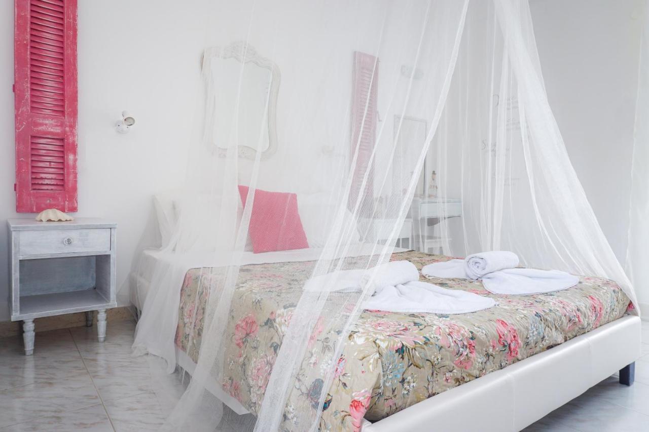 Cubaneros Holiday Inn Laganás Eksteriør bilde